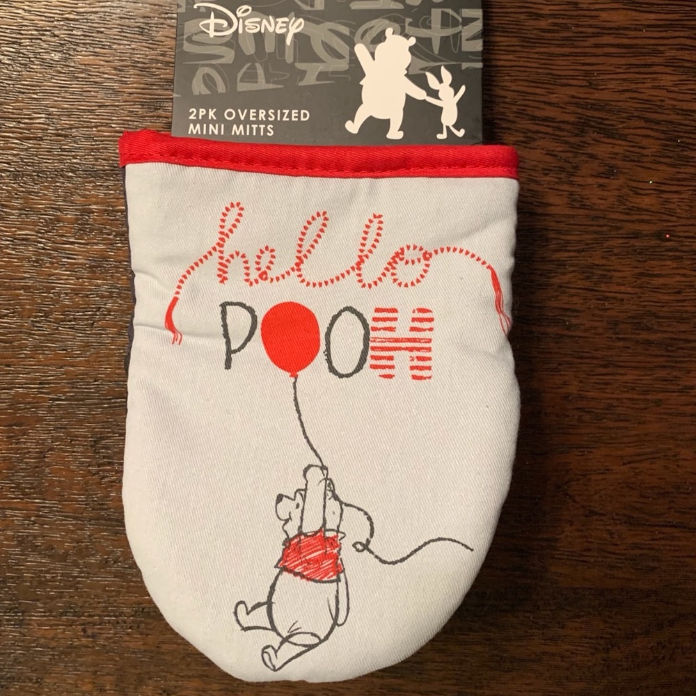 Disney Winnie the Pooh Oversized Mini Oven Mitts